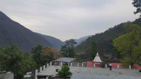 Mountain-n-Temple-view