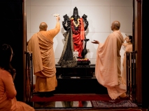 Om_Swami_Bday_060_A745822-scaled